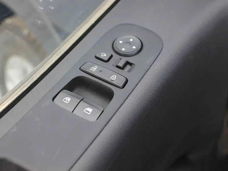 Hyundai Staria 2025