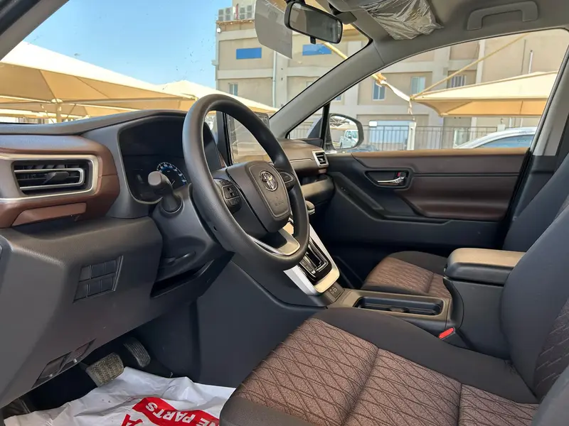 Toyota Innova 2024