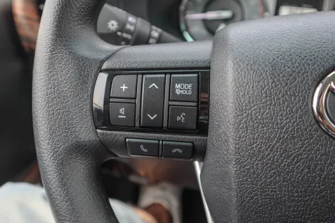 Discover undefined undefined Exterior Interior Images.Find all aspects and details of cars.