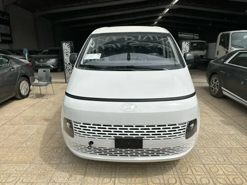 Hyundai Staria 2025