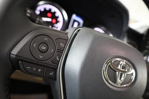New Toyota Camry 2.5L GLE 212 HP 2023