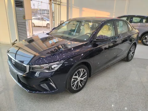 Discover undefined undefined Exterior Interior Images.Find all aspects and details of cars.