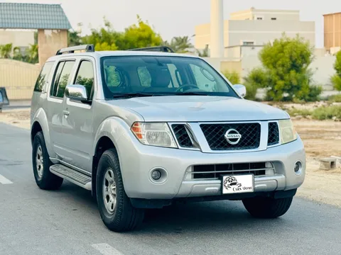 Nissan Pathfinder 3.5L S 4WD 2010