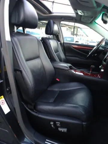 Lexus LS 460 4 door 4.6L SWB 2010