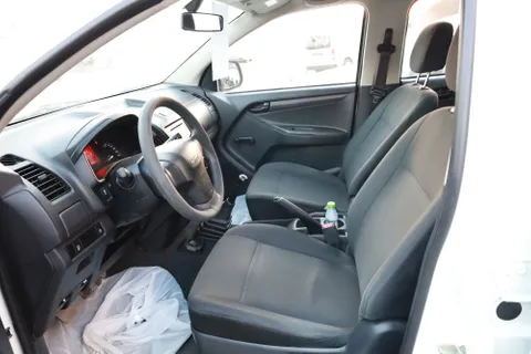 Isuzu D-MAX 2.5D Double Cab 4WD M/T 2020