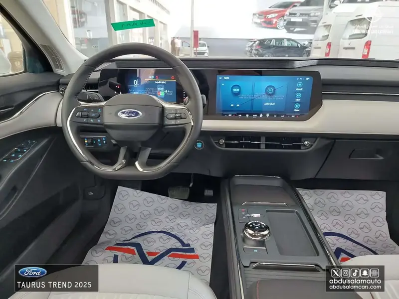 Discover undefined undefined Exterior Interior Images.Find all aspects and details of cars.