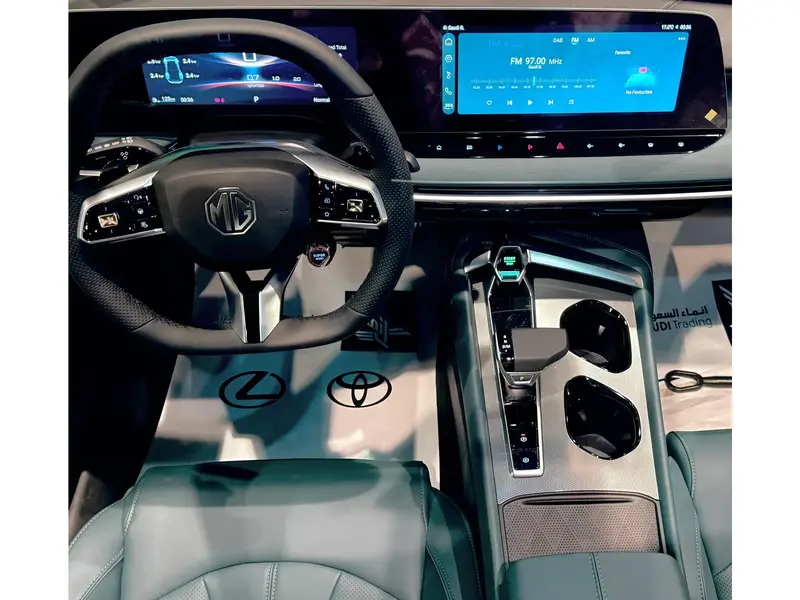 Discover undefined undefined Exterior Interior Images.Find all aspects and details of cars.