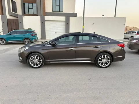 Discover undefined undefined Exterior Interior Images.Find all aspects and details of cars.