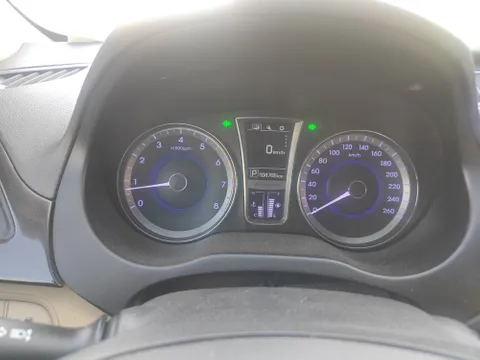 Discover undefined undefined Exterior Interior Images.Find all aspects and details of cars.