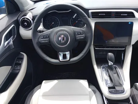 New MG ZS 1.5L LUX 2023