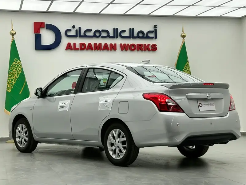 Nissan Sunny 2024