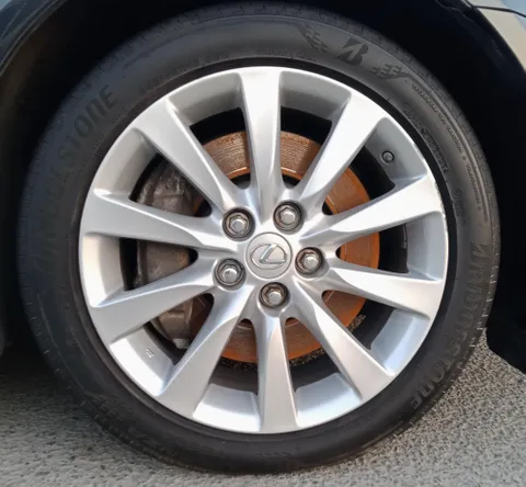 Lexus LS 460 4 door 4.6L SWB 2010