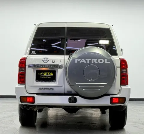 Nissan Patrol Safari 4.8L A/T 2022