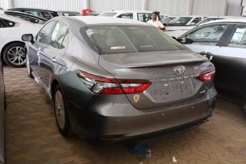 New Toyota Camry 2.5L GLE 212 HP 2023