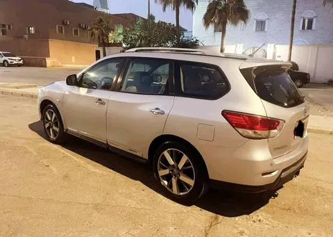 Discover undefined undefined Exterior Interior Images.Find all aspects and details of cars.