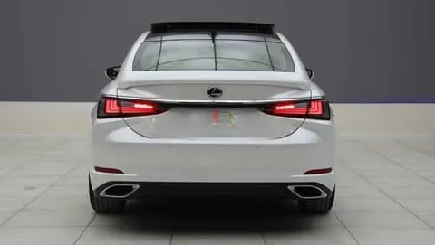 Discover undefined undefined Exterior Interior Images.Find all aspects and details of cars.