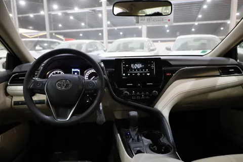 New Toyota Camry 2.5L LE 204 HP 2024