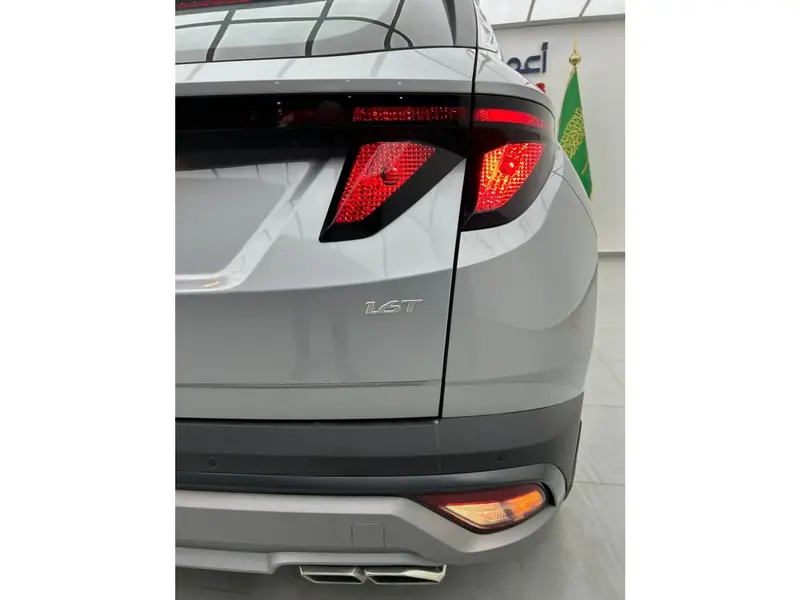 Discover undefined undefined Exterior Interior Images.Find all aspects and details of cars.