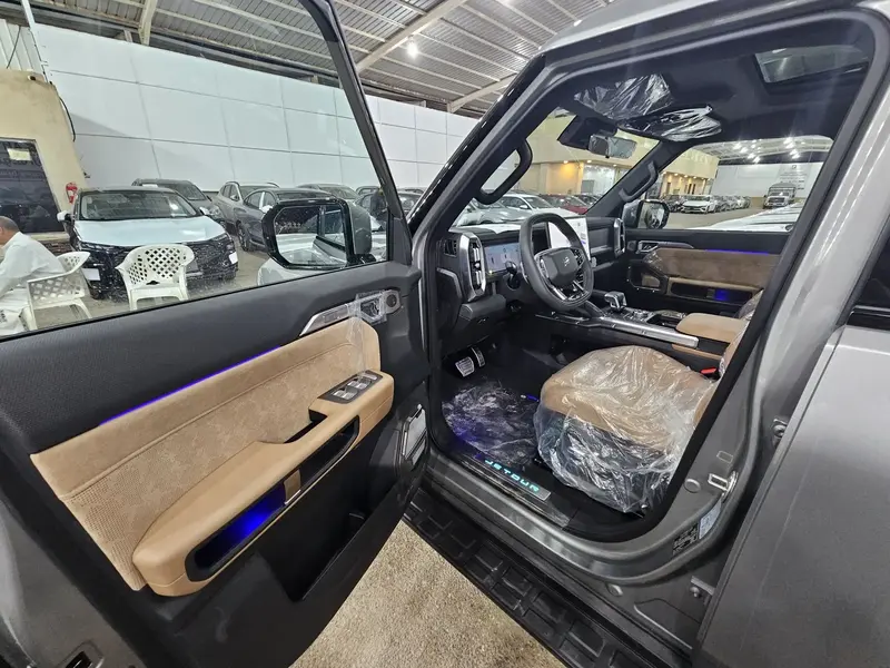 Discover undefined undefined Exterior Interior Images.Find all aspects and details of cars.