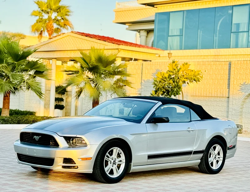 2014 FORD MUSTANG SOFT TOP CONVERTIBLE 3.7L IN VERY EXCELLENT CONDITION