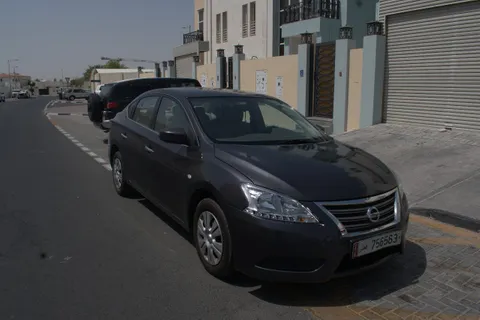 استكشف undefined undefined الصور الخارجية والداخلية. اكتشف جميع جوانب وتفاصيل السيارات.