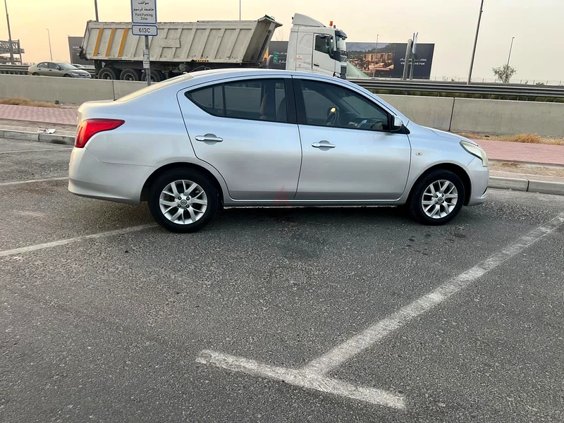 Nissan Sunny 2015