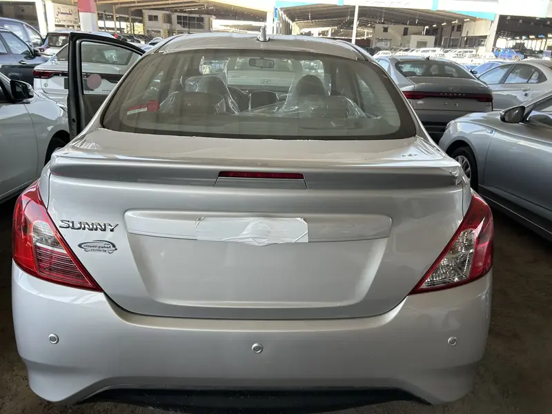 Nissan Sunny 2024