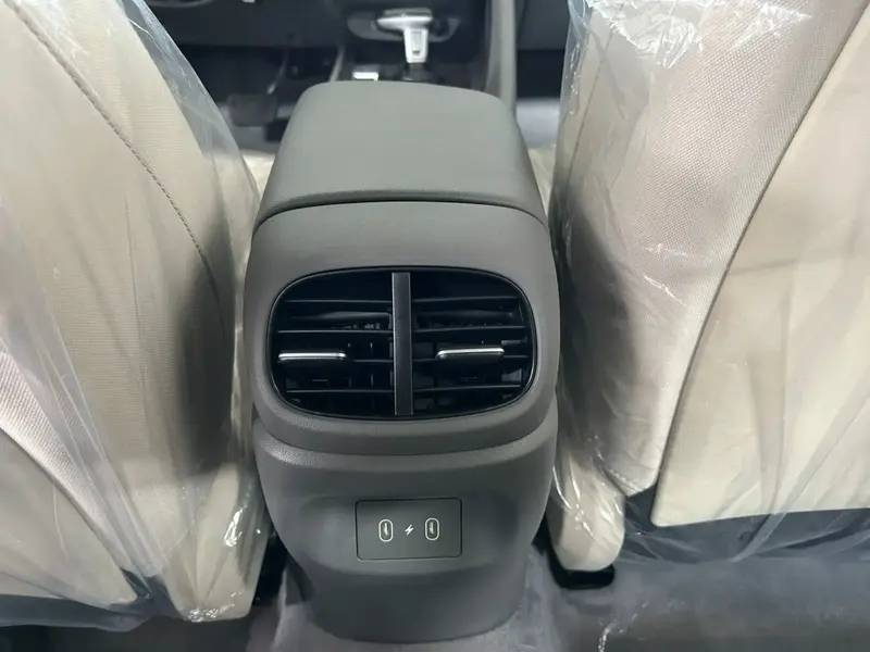Hyundai Elantra 2025