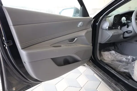 New Hyundai Elantra 2023