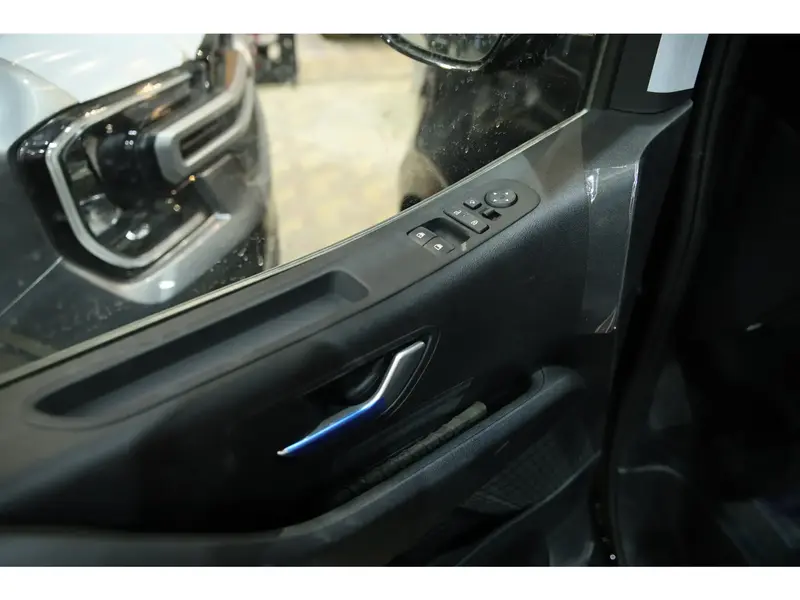 Discover undefined undefined Exterior Interior Images.Find all aspects and details of cars.