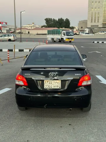 استكشف undefined undefined الصور الخارجية والداخلية. اكتشف جميع جوانب وتفاصيل السيارات.