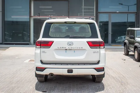 Discover undefined undefined Exterior Interior Images.Find all aspects and details of cars.