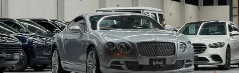 استكشف undefined undefined الصور الخارجية والداخلية. اكتشف جميع جوانب وتفاصيل السيارات.