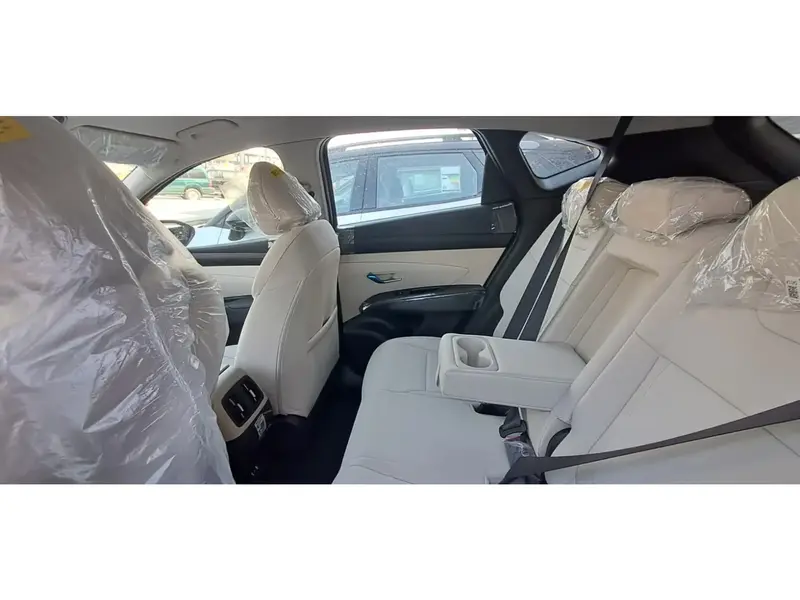 Discover undefined undefined Exterior Interior Images.Find all aspects and details of cars.