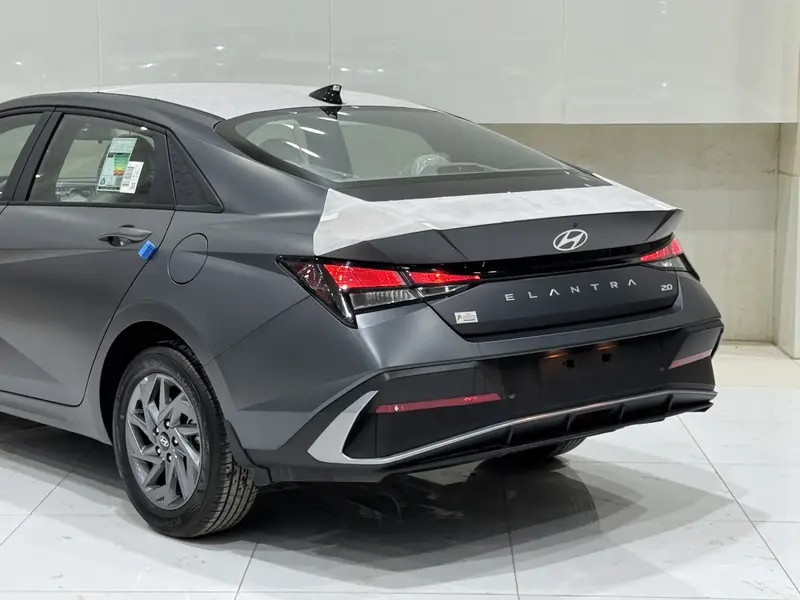 Hyundai Elantra 2025