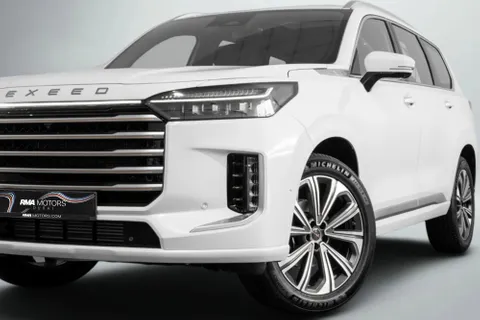 Discover undefined undefined Exterior Interior Images.Find all aspects and details of cars.