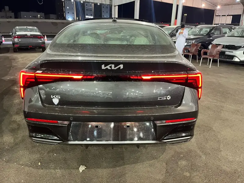 Discover undefined undefined Exterior Interior Images.Find all aspects and details of cars.