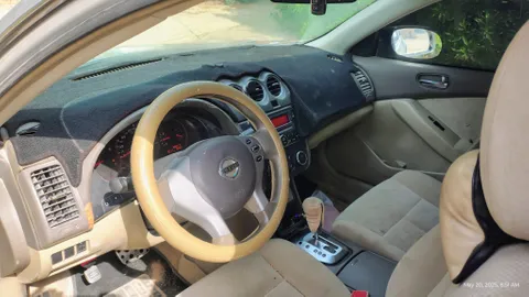 Discover undefined undefined Exterior Interior Images.Find all aspects and details of cars.