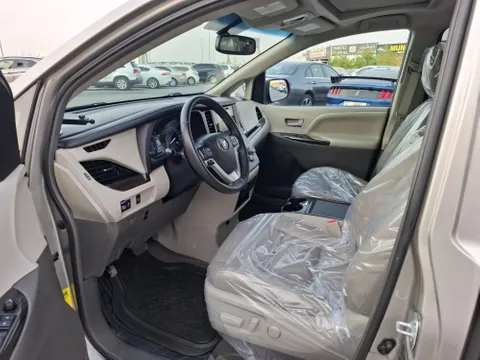 Toyota Sienna 2017