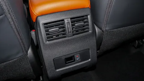 Discover undefined undefined Exterior Interior Images.Find all aspects and details of cars.