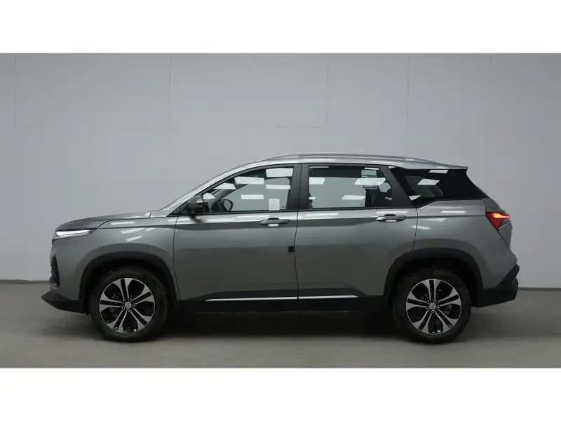 Discover undefined undefined Exterior Interior Images.Find all aspects and details of cars.