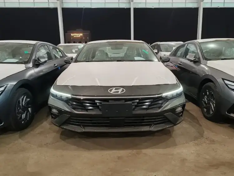 hyundai hyundai-elantra image Hyundai Elantra 2025