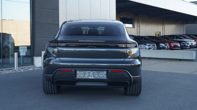 بورش ماكان 2025