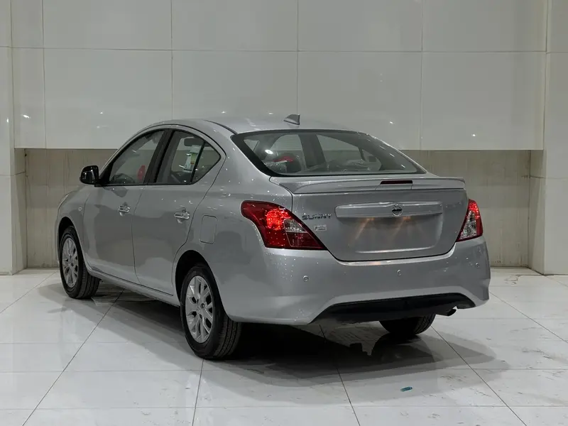 Nissan Sunny 2024