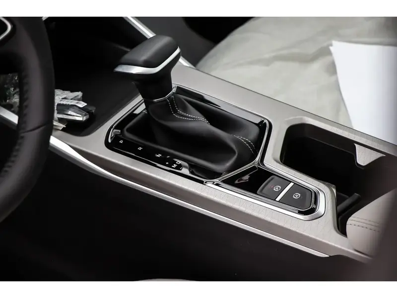 Geely Emgrand 2025