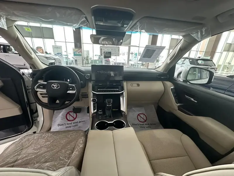 Toyota Land Cruiser Wagon 2025