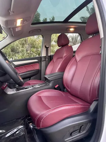 Discover undefined undefined Exterior Interior Images.Find all aspects and details of cars.