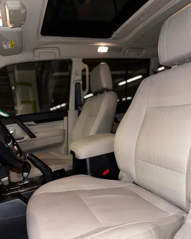 Discover undefined undefined Exterior Interior Images.Find all aspects and details of cars.