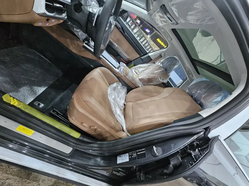 Discover undefined undefined Exterior Interior Images.Find all aspects and details of cars.