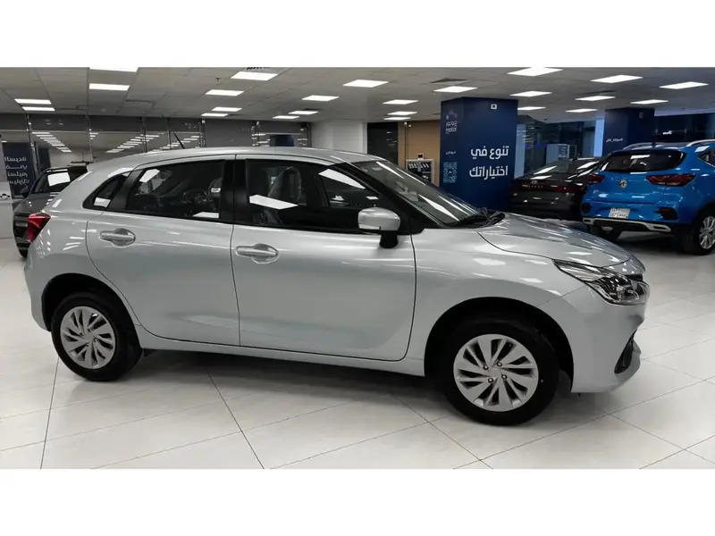 Discover undefined undefined Exterior Interior Images.Find all aspects and details of cars.